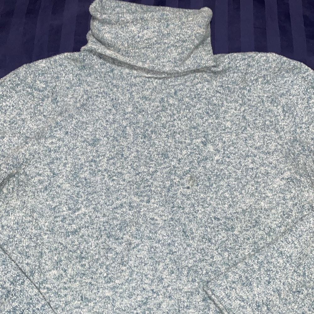 Women’s Columbia sweater, Size L